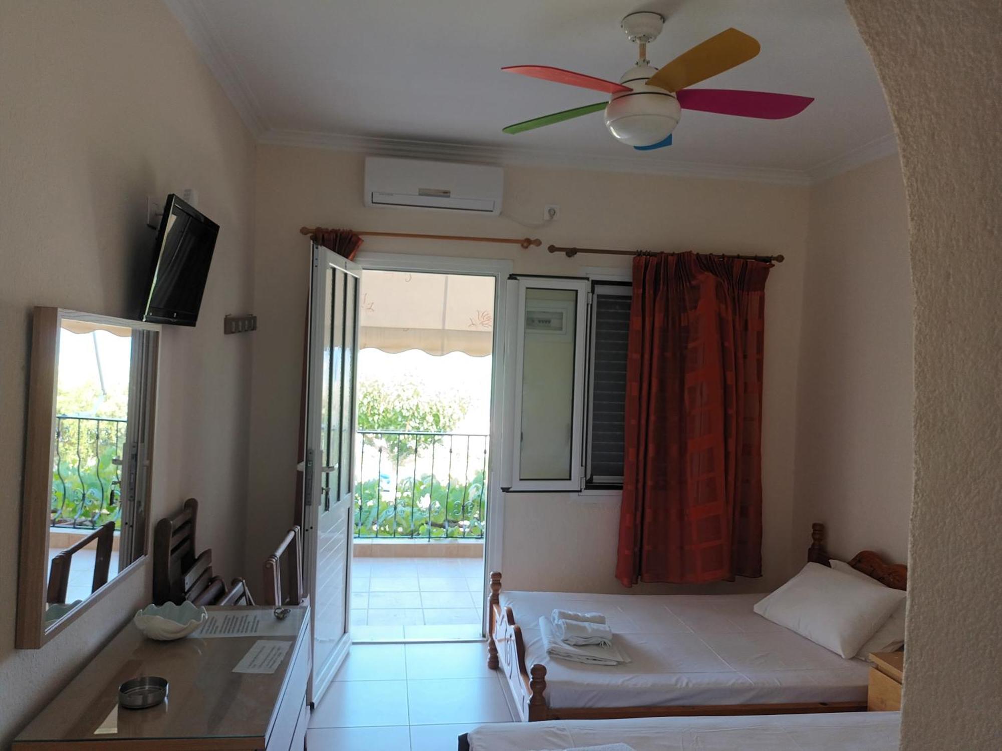 Velika Beach Rooms Extérieur photo